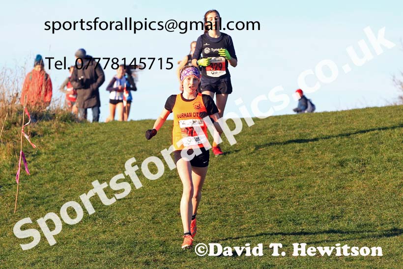 Girls under-15s, 2022 North Eastern Cross Country Champs., Temple Park, South Shields.  Photo: David T. Hewitson/Sports for All Pics